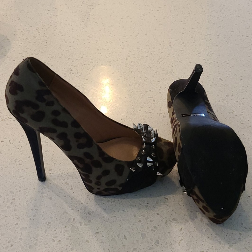 Shoes - Picture 3 of 4